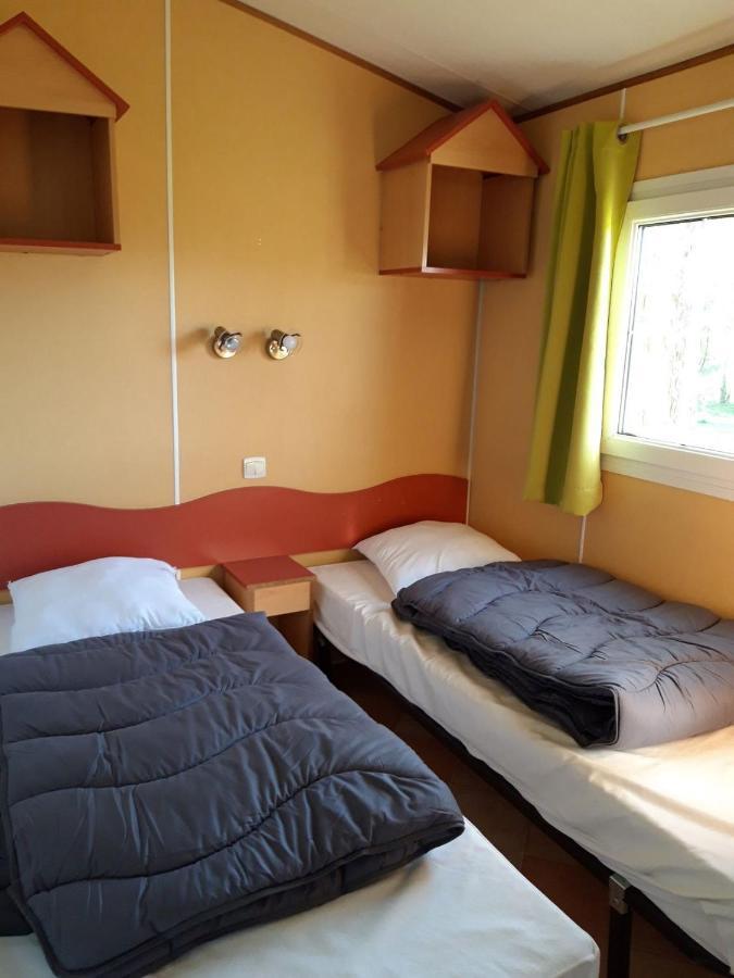 Camping Des 2 Rives- Mobilhomes Etang-sur-Arroux Eksteriør billede